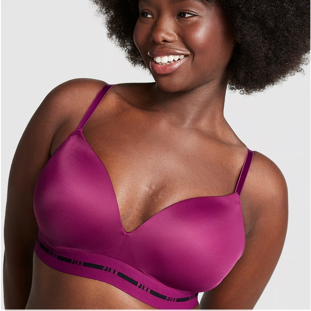 PINK WEAR EVERYWHERE
WEAR‎ EVERYWHERE WIRELESS PUSH-UP BRA